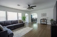 Spacious and Modern for the whole family to enjoy. - บังกะโล