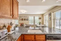 Midtown Light filled Stylish Walkable everywhere - Apartemen