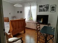 Two Single Rooms Converted into a Family Suite 5 Minutes from the Town Center - Vila