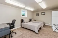 Centrally located, huge shaded patio with hot tub! Entire place to yourself!