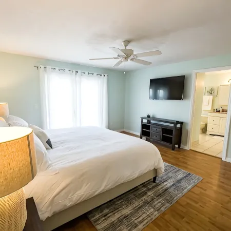 Skyline Breeze - Minutes from downtown Jensen Beach