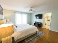 Skyline Breeze - Minutes from downtown Jensen Beach