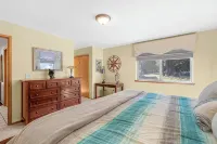 Golf Course View Condo • Quick Walk to Downtown Leavenworth & Resort Pools! - Boutique