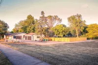 Luxury 5 Bedroom Home with Pool and 3 Acres of Private Land! - 4-Star