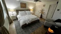 Beachside Boutique Villa Steps to Seven Mile Beach -  Casas de vacaciones