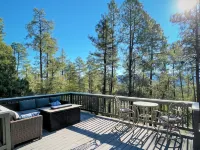 Mountain Cabin Retreat in the Pines