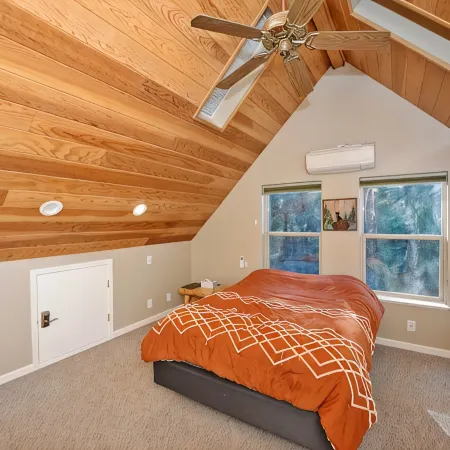 Spacious Cabin, Amazing deck & Yuba River View, Sauna, Nescafe, Beach & EVPlug.
