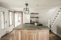 Spacious 4 bedroom home, close to hiking trails and Gore mountain for skiing - 3-Star