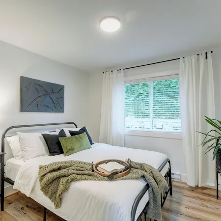 Squeaky clean brand new 2 bedroom close to major routes.