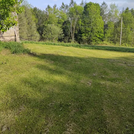 Charming 3-bedroom renovated farmhouse in Cooperstown with Wi-Fi and AC