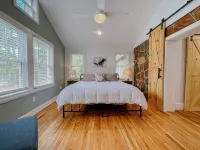 Minutes from downtown Clemson and boat landings on Kewoee and Hartwell