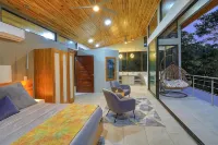 Sea Breeze II Luxury 6 BR Oceanview Estate between Dominical and Manuel Antonio - Pool
