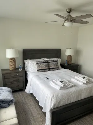 Direct Waterfront Rental - 4-Star