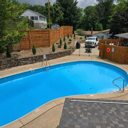 Crystal Wave Retreat, Berlin OhioHot tub and pool