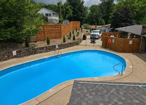 Crystal Wave Retreat, Berlin OhioHot tub and pool