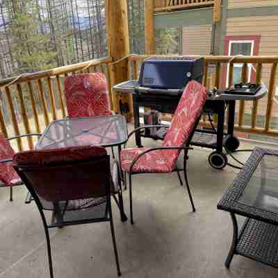 Newly redecorated condo right on the ski hill with private hot tub. Others