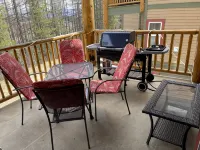 Newly redecorated condo right on the ski hill with private hot tub.
