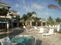 Waterfront Villa with Dock, Walk to Beach Club & Rusty Anchor Rest. 3b/r  3.5b/a - Villas