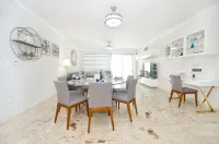 Playa Turquesa L-202 Premier Beachfront Oceanview/100mbps wifi - 3-نجوم