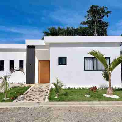 Fanta Sea: Luxe Villa, Pool, 4 Min Drive to Beach Hotel Exterior