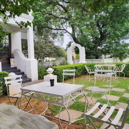 Oak View Manor Hotele w: Sedibeng