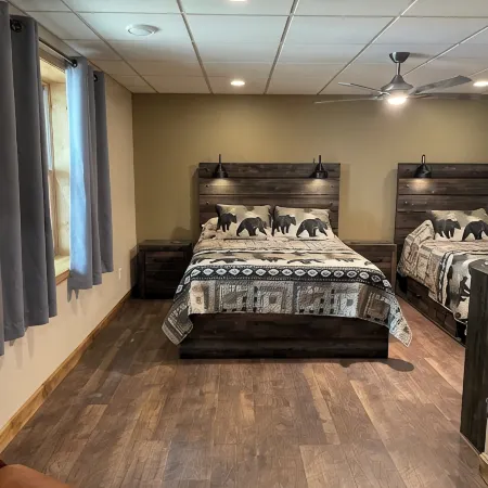 Escape to Paradise: Your dream vacation awaits in our stunning lakefront rental!
