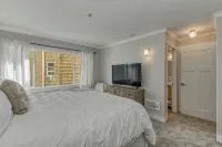 Oceanfront 2rd floor Balcony 2 blocks to Turnaround-Work Remotely - 4-Star