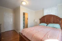 Comfy and Cozy 5 min walk to the Gulf in Historic District - Country Houses