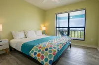 Private Waterfront Bay Beach. Huge Back Deck Overlooking the Bay.  Bring Dogs! - Balkon