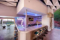 10,000 Sqf Mansion Carved into Camelback - Infinity Pool, Spa, Gym, Rooftop Bar - 5-Star