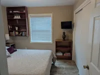 Cozy and Quiet Three Bedroom Two Bathroom Ranch - Homestays