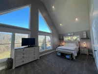 Large, 3 bedroom  Cottage on Black River sleeps up to 10. - Gym