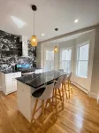 Stylish & Cozy Boston Retreat Near Train Station, Parks & Cafés - บังกะโล