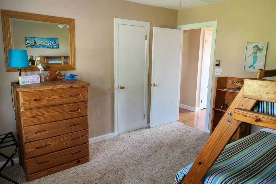 Photo 4 of 6