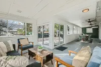 5 Bd & 3 Ba - Hot Tub, Game Room, Fire Pit, Fenced Yard - Denver & Boulder - 4-Star