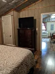 Private cabin located on 7 acres in the country - Chalets