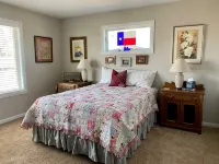 Judy's Line Shack...Super cute house with a fabulous back porch view! - 3 estrellas
