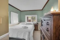 Waterfront lake cottage on gorgeous Clark Lake in Jackson! 4 bedrooms, sleeps 10 - Bintang 3