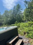 StarryPinesCottage w Cedar Sauna Steps to Trails - 2성급