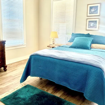 2Br with Balcony Near Biloxi Beach & One Block to Casinos! Downtown Darling