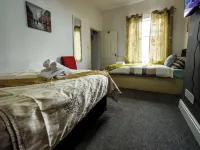Bucknall Lodge Hanley Family Room 3 - Scenic