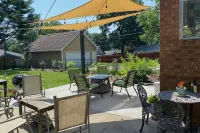 Cozy 3-bedroom Beaverdale Brick - Bungalows