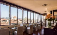 Antica Torre Tornabuoni - Bed and Breakfasts