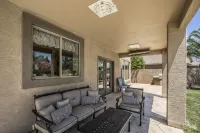 Amazing pool, arcade game and basktball game loft, pool table, 5 bedrooms - Boutique