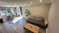Bright & Cozy Modern Private Suite | Richmond - 3-نجوم