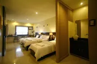 Baguio Holiday Villas - Kitchens
