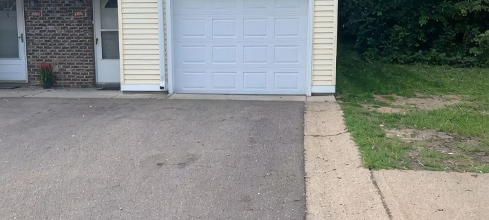 3-bedroom townhome in Eagan MN close to the Mall of America, and  MSP Airport. Hotels in Eagan