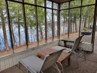 Single Level Lakehouse Retreat - 3-Star