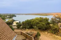 Lovely 2-story Home With Upper & Lower Decks, Gorgeous Lake & Hill Country Views - 4-Star