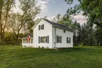 Dog-Friendly Farmhouse • Hot Tub • 1+ Acre • Near Beach, Golf, and Casino! - Homestays